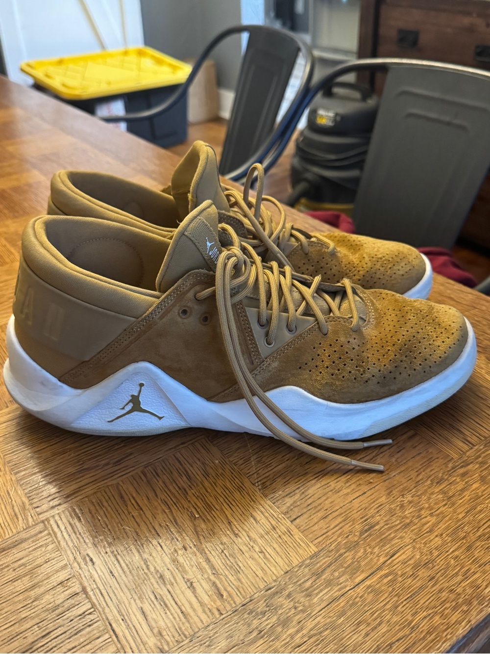 Men’s Air Jordan Flight Fresh Premium Golden Harvest sneakers